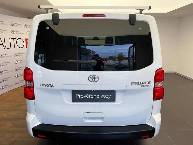 Toyota ProAce Verso Family 2.0 D 8AT Comfort NAVI - fotka 5 z 39