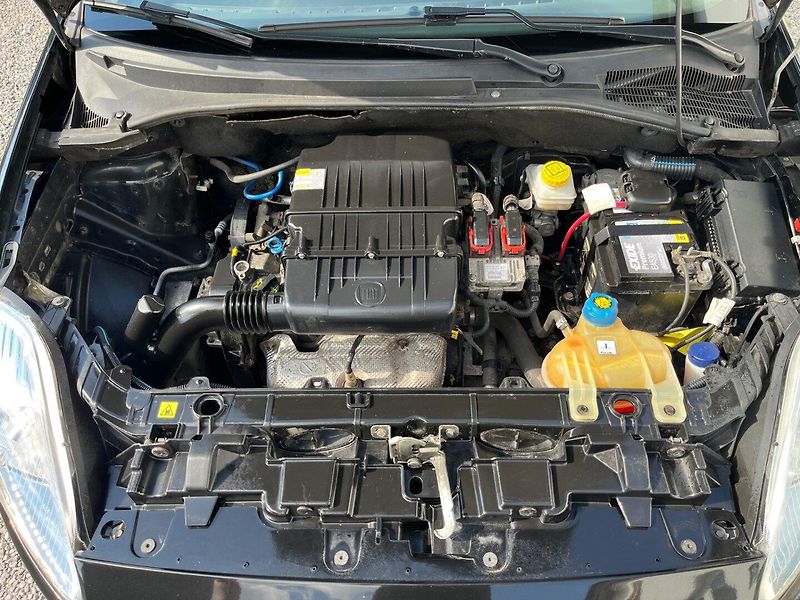 Fiat Punto (2008) 1.4 i Klima - fotka 18 z 18