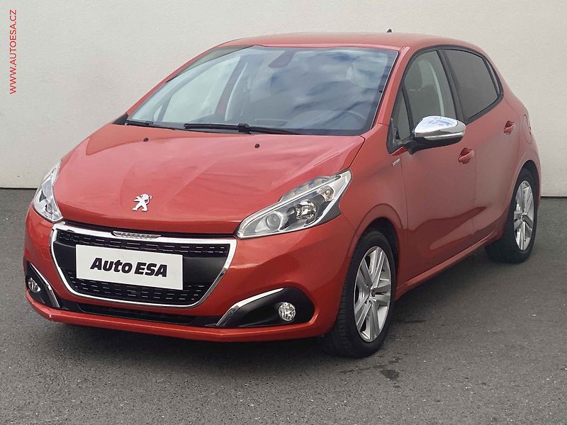 Peugeot 208 (2018) 1.2 PT, Style, kamera - fotka 3 z 15