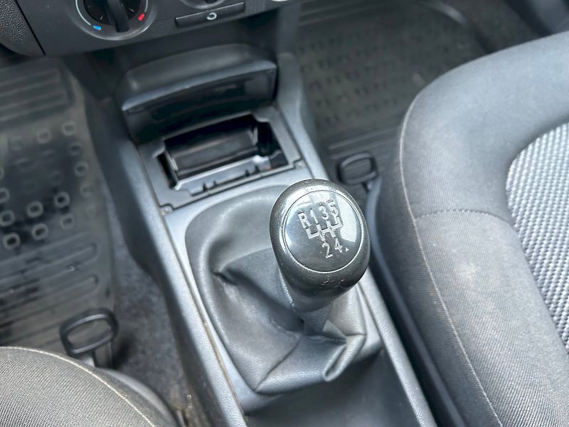 Škoda Fabia (2008) Ambiente 1.2 HTP 47 kW Combi - fotka 19 z 22