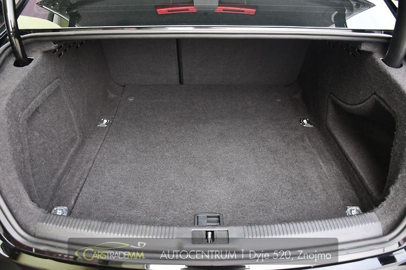 Audi A4 2.0TDi ČR PDC VÝHŘEV - fotka 16 z 35