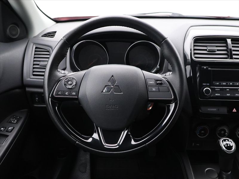Mitsubishi ASX 2,0 I 110KW CZ 22TIS.KM 1.MAJ - fotka 15 z 32