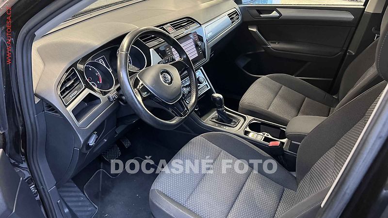Volkswagen Touran (2019) 2.0 TDi, AT, navi, autoAC - fotka 3 z 3