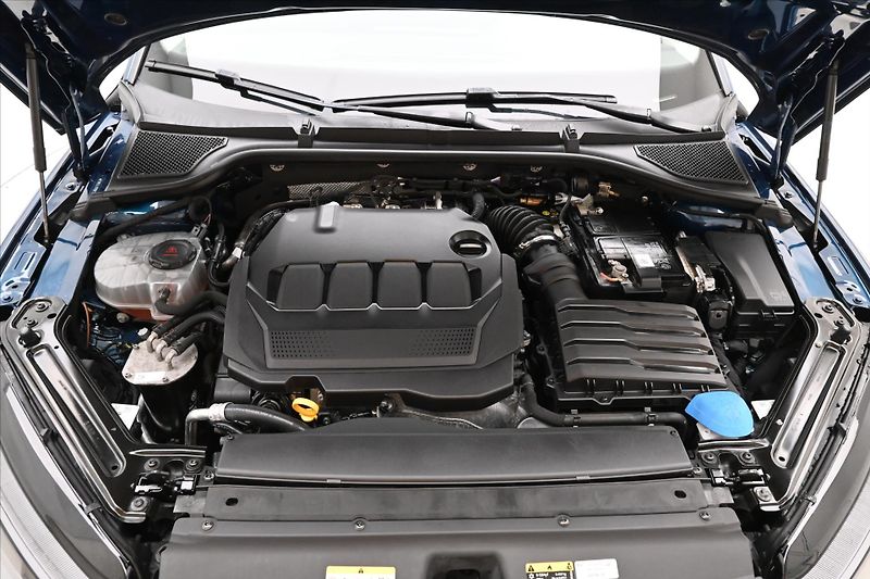 Škoda Octavia 2,0 TDI 110 kW DSG STYLE Záruk - fotka 9 z 32