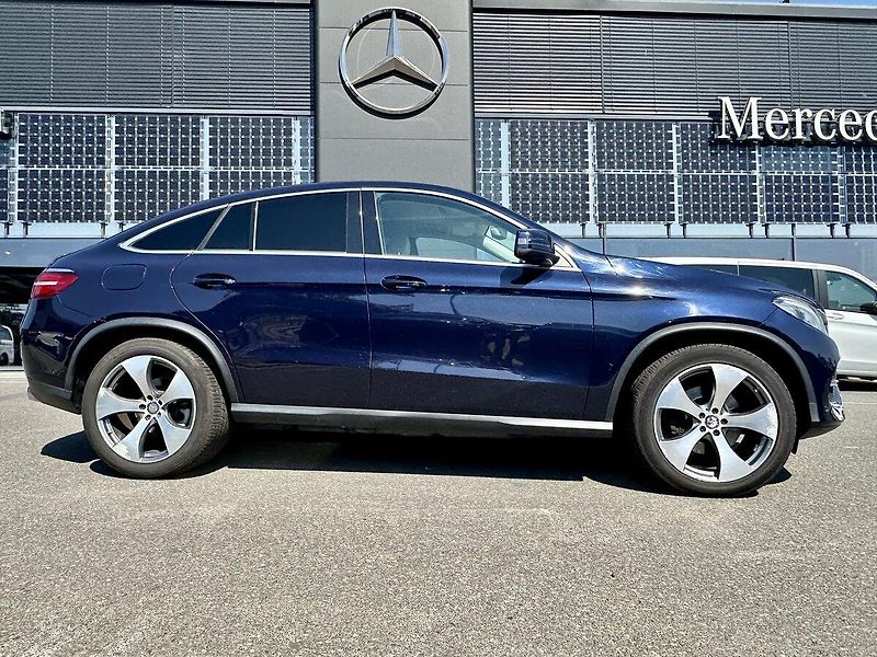 Mercedes-Benz GLE (2017) 400 4MATIC Kupé - fotka 2 z 35