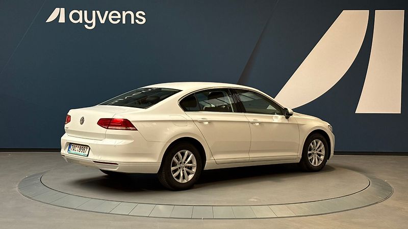 Volkswagen Passat 1.4 TSI BMT Comfortline - fotka 2 z 13