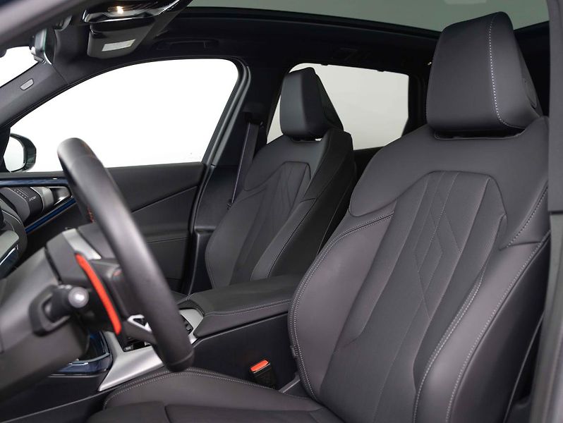 BMW X3 M50 xDrive - fotka 18 z 22