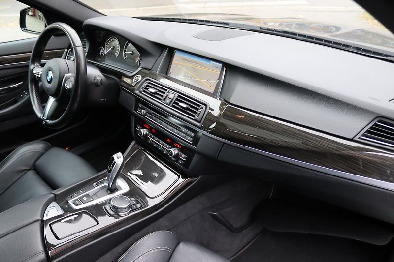BMW Řada 5 - fotka 52 z 61