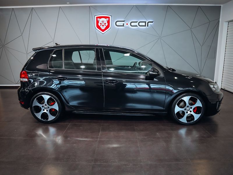 Volkswagen Golf GTI - fotka 4 z 27