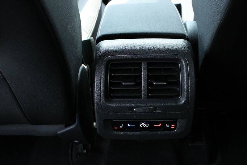 Volkswagen Touran (2022) 2.0 TDI 110kW DSG tažné LED - fotka 22 z 35