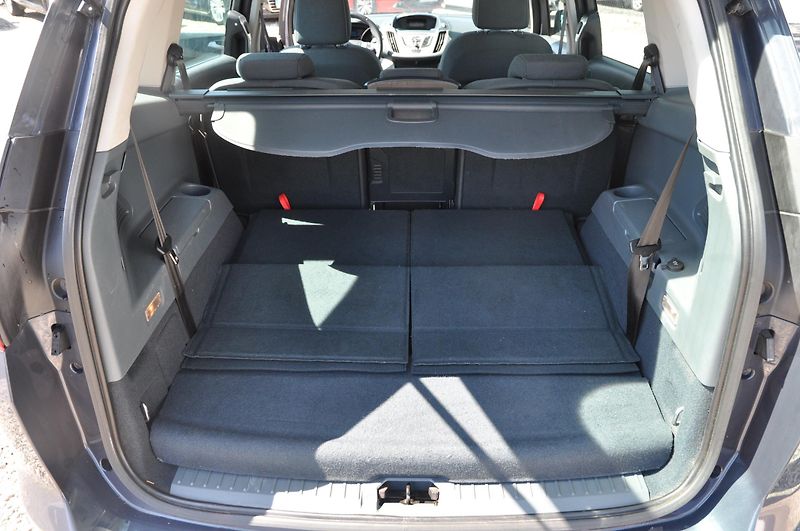 Ford Grand C-MAX 1.6i 16V 92kW 7.míst - fotka 10 z 21