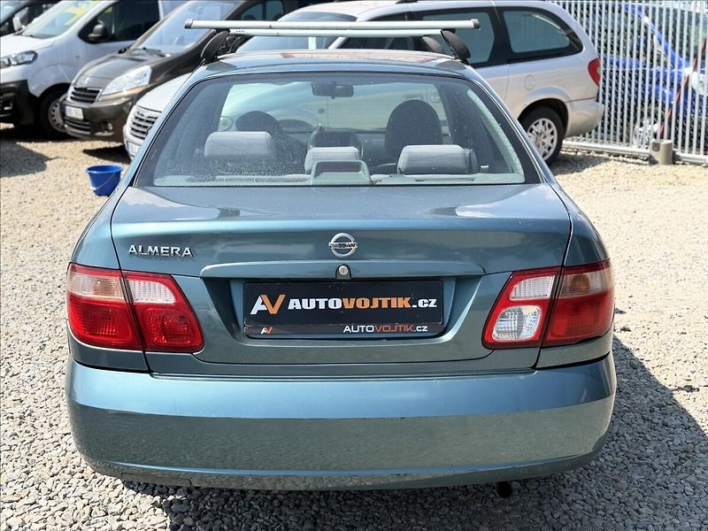 Nissan Almera 1,8 i - fotka 6 z 21