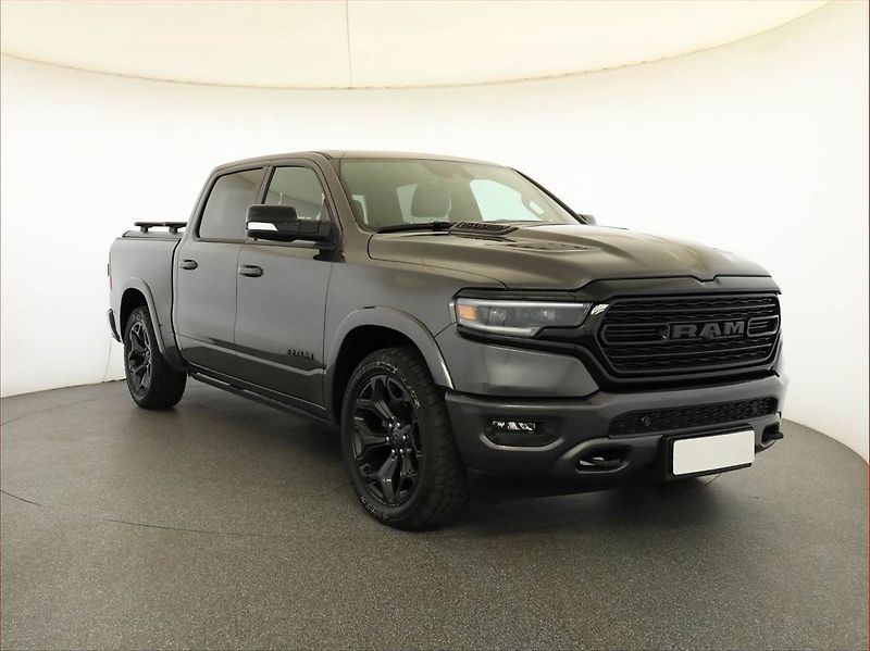 RAM 1500 (2023) 5.7 V8 Hemi - fotografie inzerátu