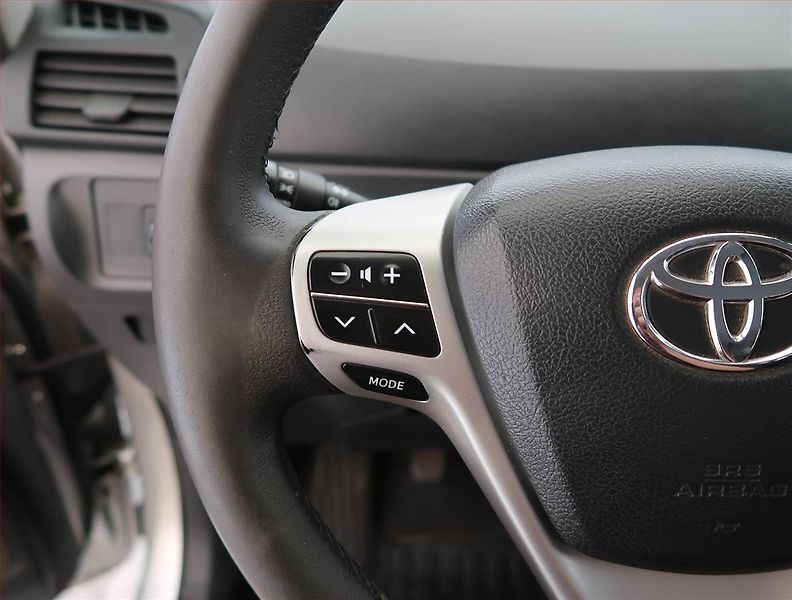 Toyota Verso (2010) 1.8 Valvematic, Tempomat - fotka 15 z 21