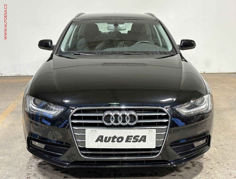Audi A4 (2015) 2.0 TDi, TZ, bixen, +ALU - fotka 2 z 15