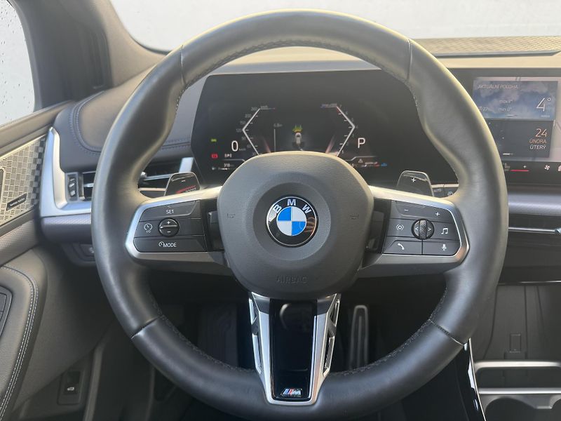 BMW Řada 2 218i Active Tourer M-Sport - fotka 13 z 17