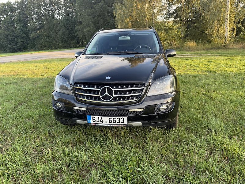 Mercedes-Benz Třídy M ML 320 CDI   4 Matic - fotka 3 z 34