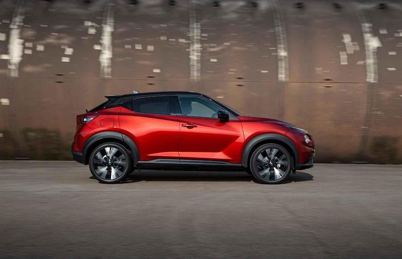 Nissan Juke působí naživo jako dospělý zástupce kategorie malých SUV.