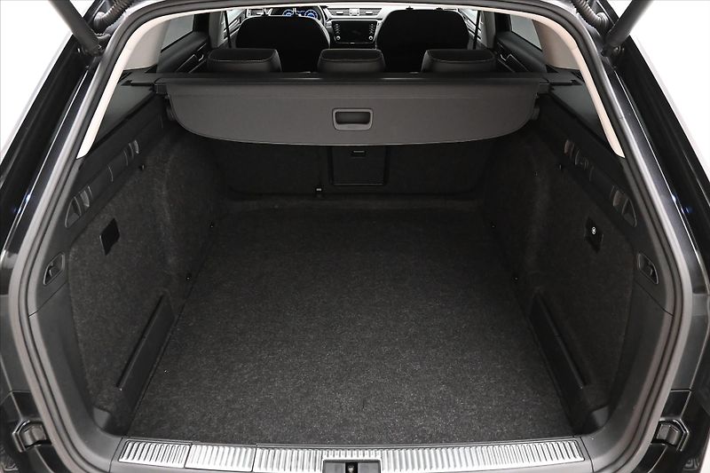 Škoda Superb 2,0 TDI 110 kW DSG STYLE Záruk - fotka 10 z 33