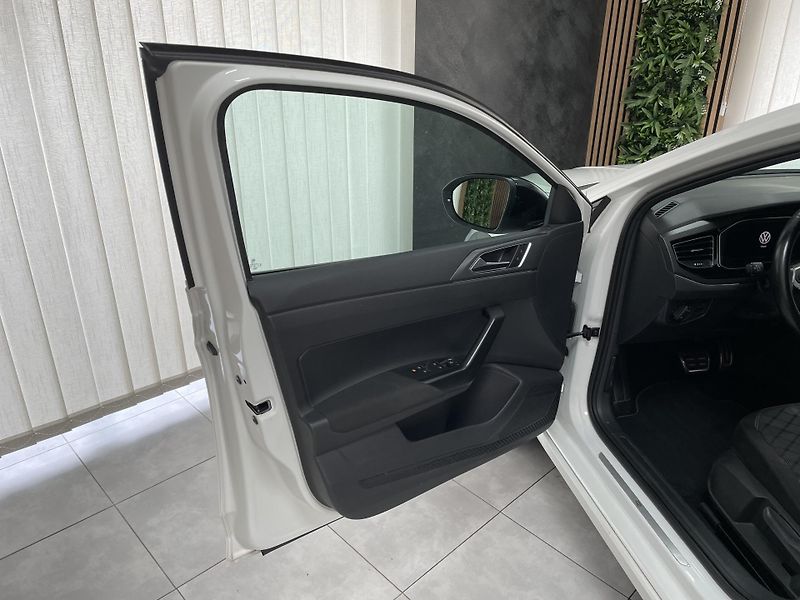 Volkswagen Taigo 1.5 TSi R-Line  DSG ČR 1.MAJ  - fotka 19 z 30