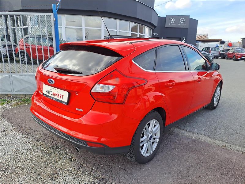 Ford Focus 1,6 EcoBoost 110kw - fotka 4 z 17