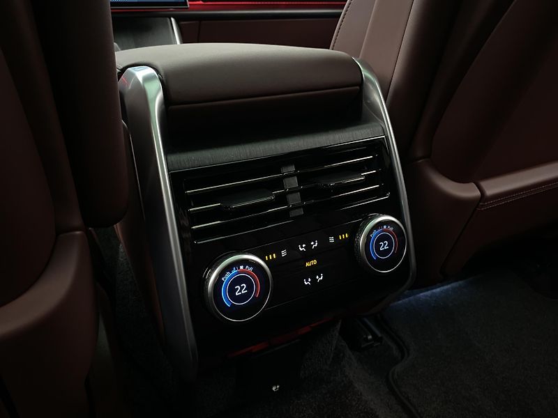 Land Rover Range Rover P550e AUTOBIOGRAPHY REZERVACE - fotka 77 z 83