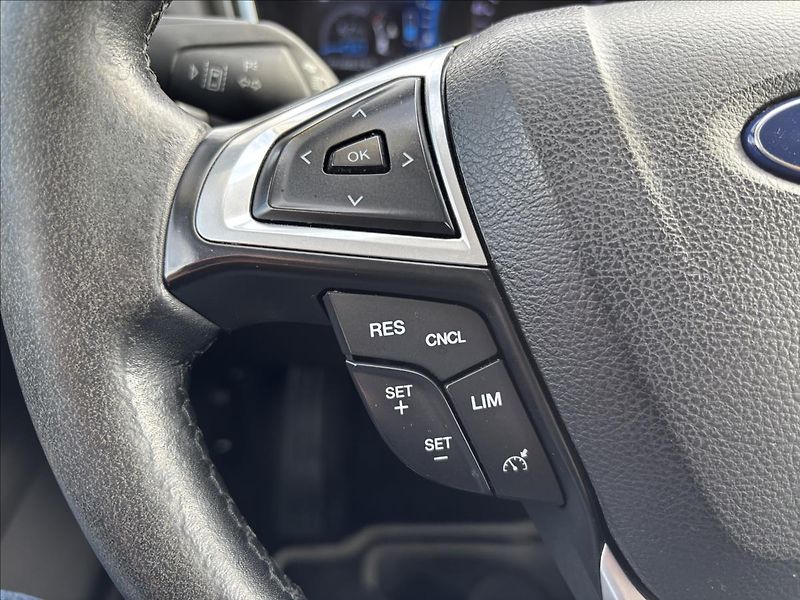 Ford Mondeo 2,0 HEV Vignale 103kW - fotka 26 z 45