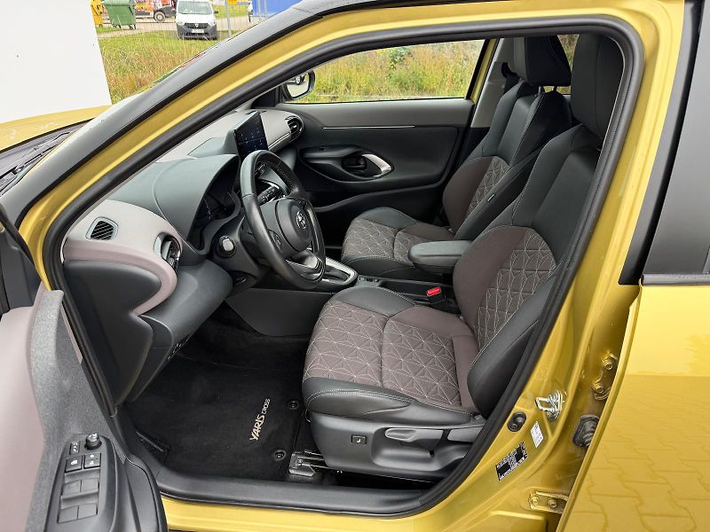 Toyota Yaris Cross 1.5 HSD e-CVT Executive FWD - fotka 11 z 27