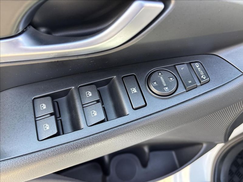 Hyundai i30 1,5 Smart 81kW kombi - fotka 21 z 34