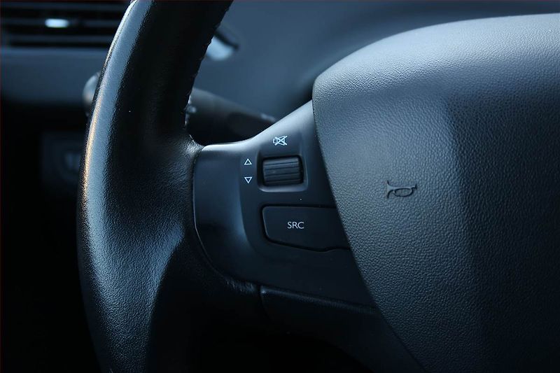 Peugeot 208 (2019) Active 1.2 PureTech, ČR,1.maj - fotka 14 z 16