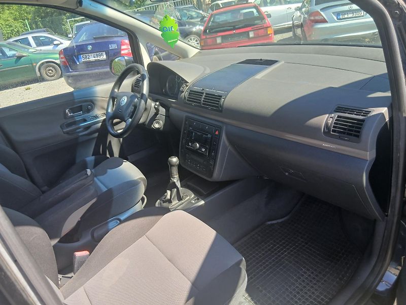 Volkswagen Sharan 2.0 TDI, 7 míst, tažné - fotka 29 z 35