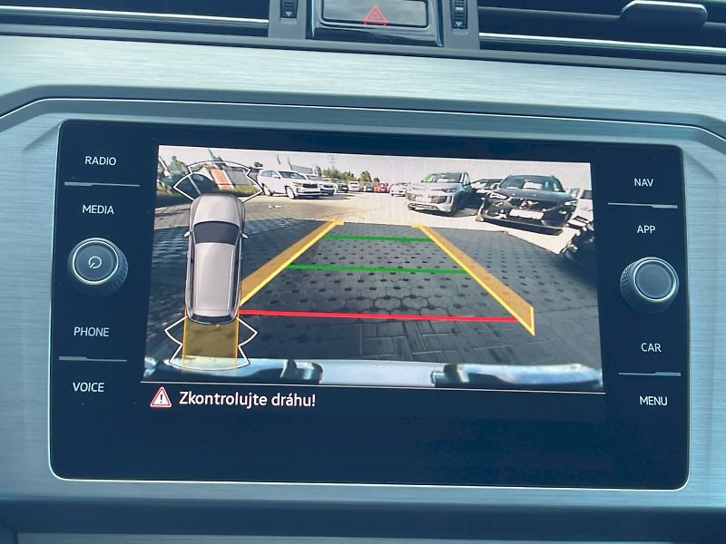 Volkswagen Passat (2023) 2.0 TDI 110 kW DSG ConceptLine - fotka 16 z 33