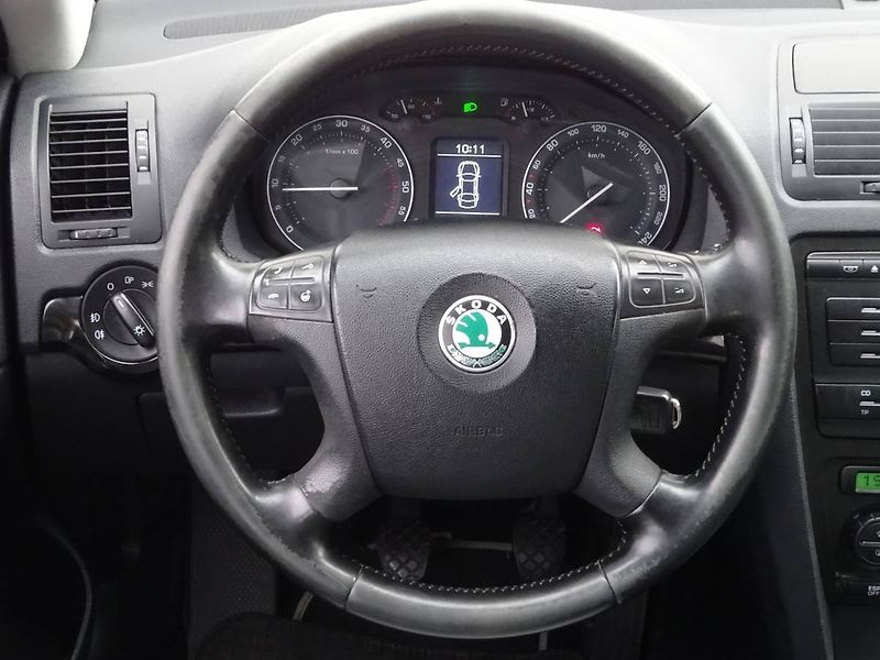 Škoda Octavia (2008) 2,0 TDi/103kW Laurin & Klement - fotka 13 z 26