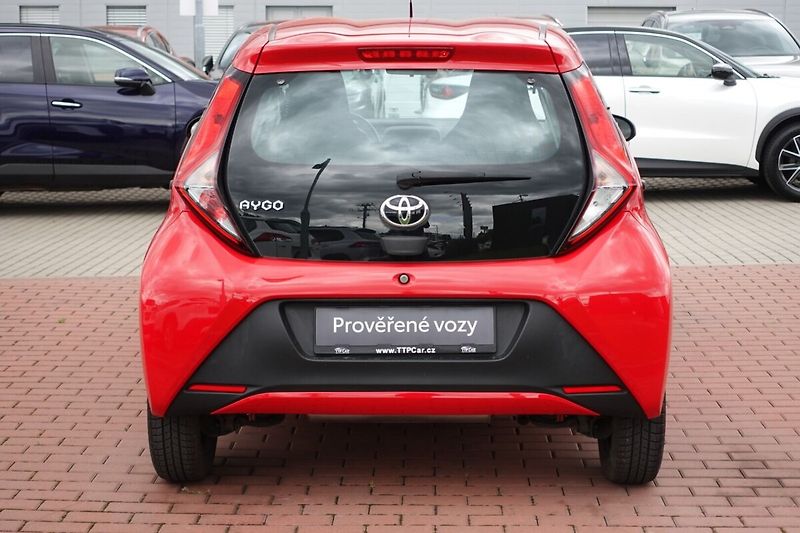 Toyota Aygo 1.0 VVT-i 5M/T x + comfort - fotka 5 z 23