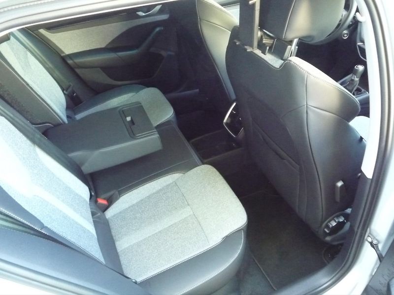 Škoda Octavia (2024) Combi 1,5TSi 110kW Top Selecti - fotka 11 z 20