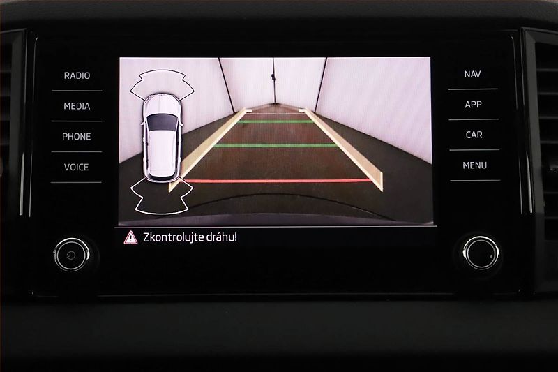 Škoda Karoq (2024) 2.0 TDI, Drive - fotka 17 z 20