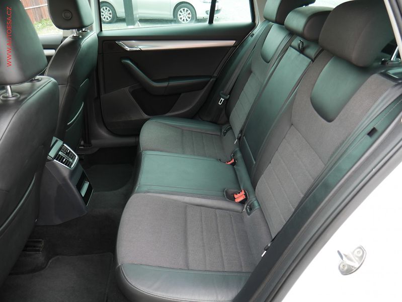Škoda Octavia (2014) 2.0TDi, DSG, navi, bixen - fotka 10 z 17