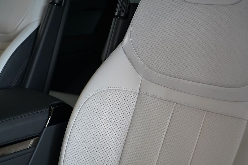 Land Rover Range Rover Sport P460e Dynamic SE, Masáž, Tažné - fotka 24 z 50