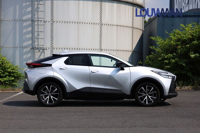 Toyota C-HR 2.0 PHEV Style - fotka 25 z 25