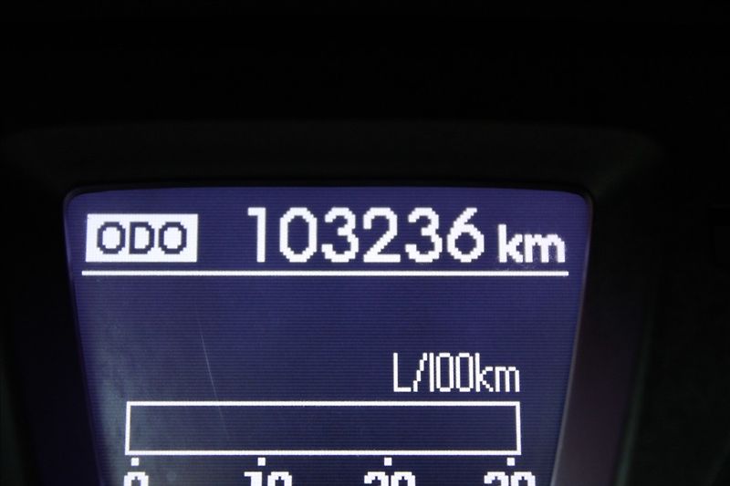 Hyundai i30 1,6 i  ČR,1.MAJ,WEEKEND DESIGN - fotka 9 z 31