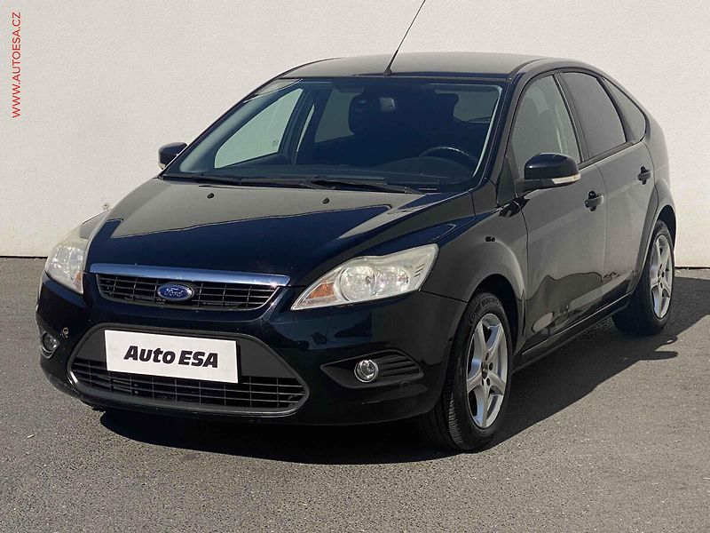 Ford Focus (2009) 1.6 i, AC, park.asist - fotka 3 z 14