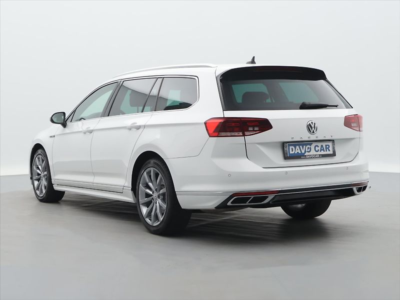 Volkswagen Passat 2,0 TDI 140kW CZ R-line DPH - fotka 5 z 31