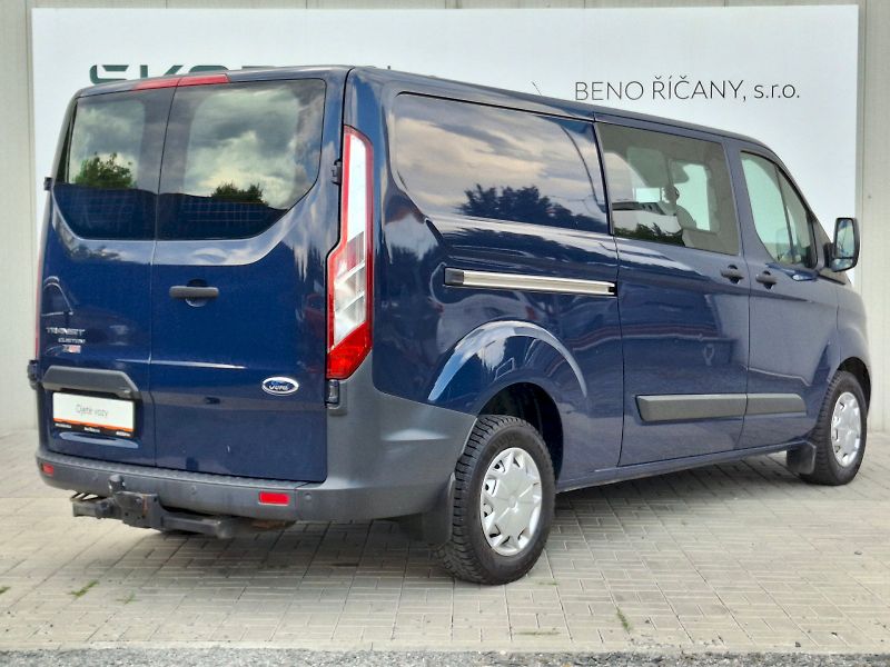 Ford Transit (2017) CUSTOM 2,0 EcoBlue 77kW Long - fotka 2 z 32
