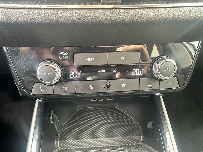 Škoda Fabia Top Selection 1,0TSI 85kW MT6/ - fotka 15 z 27