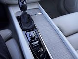 Volvo XC60 FWD B5/vzduch/4*klima/PANO/  - náhled 26