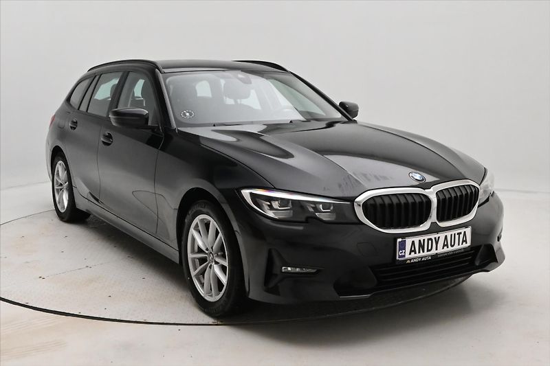 BMW Řada 3 2,0 320d 140 kW Steptronic Zár - fotka 3 z 31