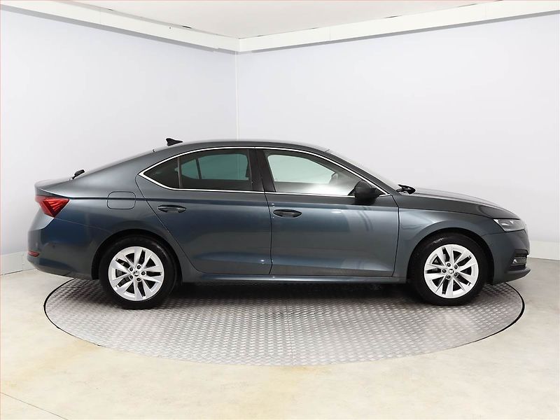 Škoda Octavia (2020) 2.0 TDI, Automat, Serv.kniha - fotka 6 z 20