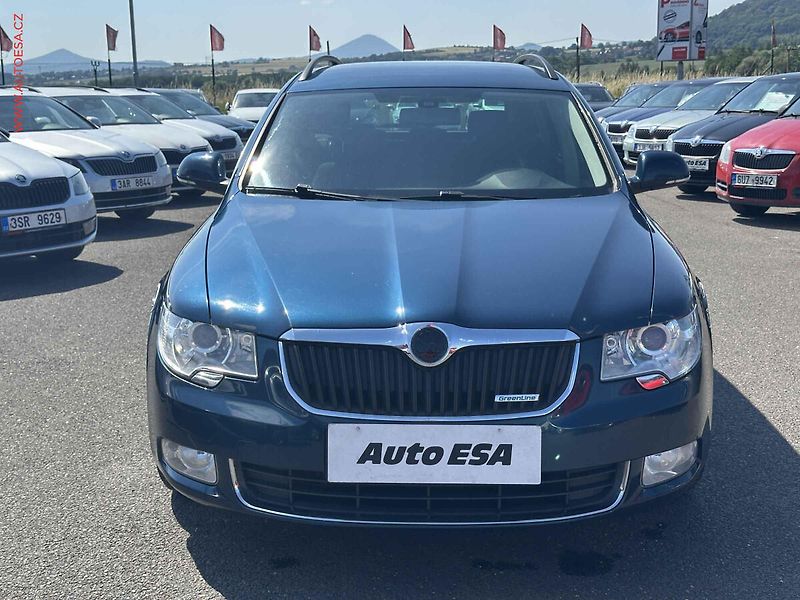 Škoda Superb (2011) 1.6 TDi, Ambition - fotka 2 z 18