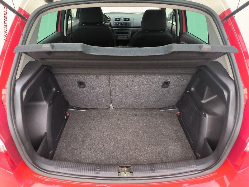 Škoda Fabia (2010) 1.2TSI, 1.maj, AC, výhřev sed - fotka 7 z 16