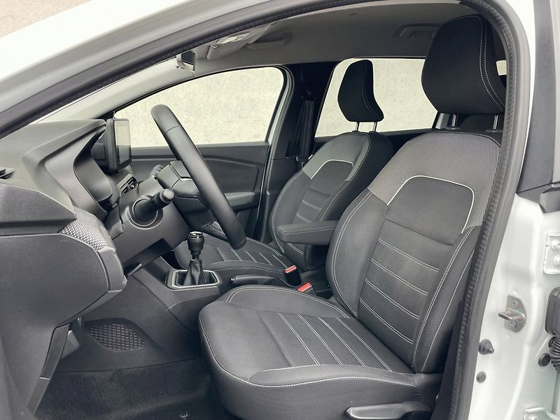 Dacia Jogger (2023) Expression 1,0TCe 100k 7míst - fotka 16 z 18